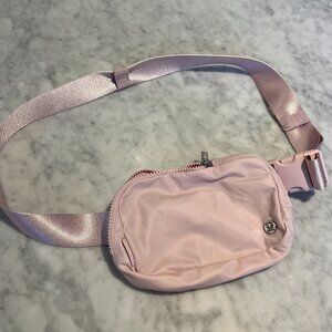 Everywhere Belt Bag 1L